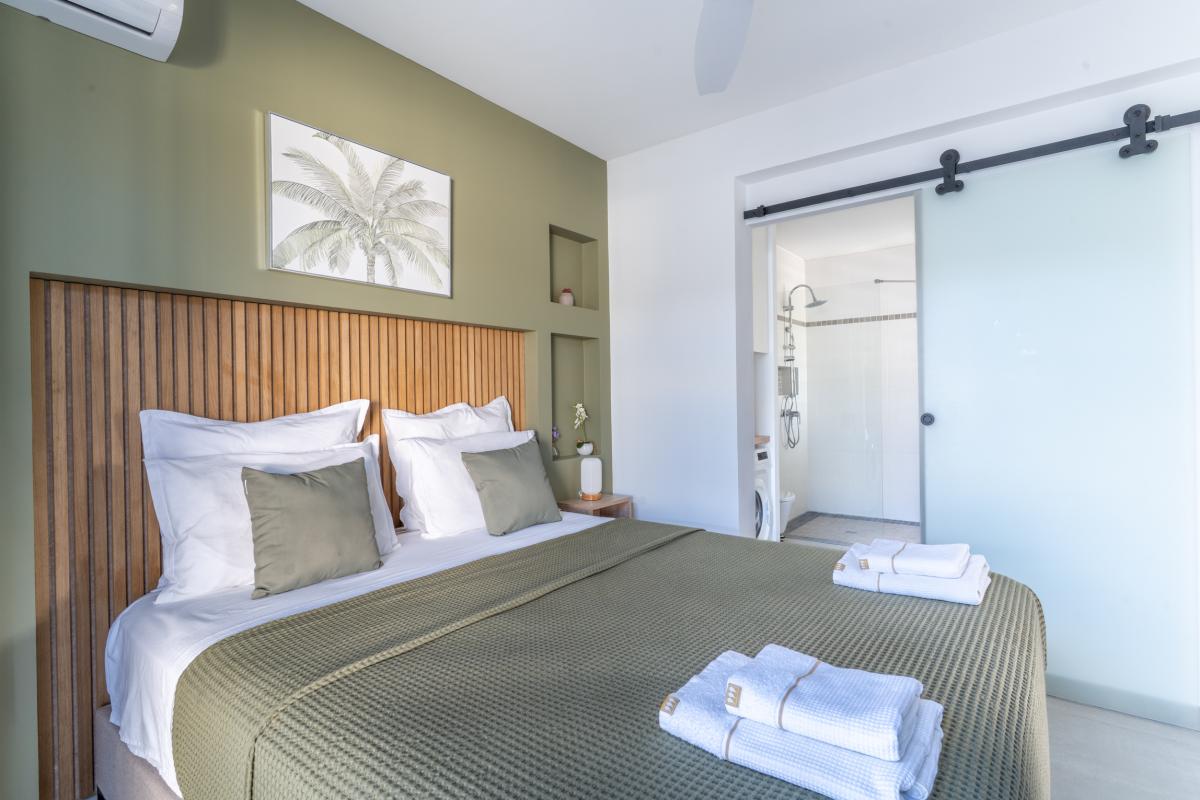 chambre-double-climatisee-location-t2-martinique (2)